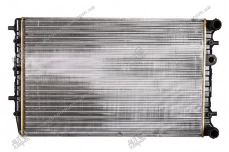 Радиатор системы охлаждения NISSENS 67322