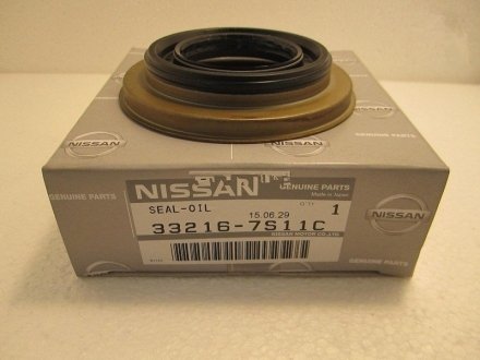 Сальник Nissan 332167S11C (фото 1)